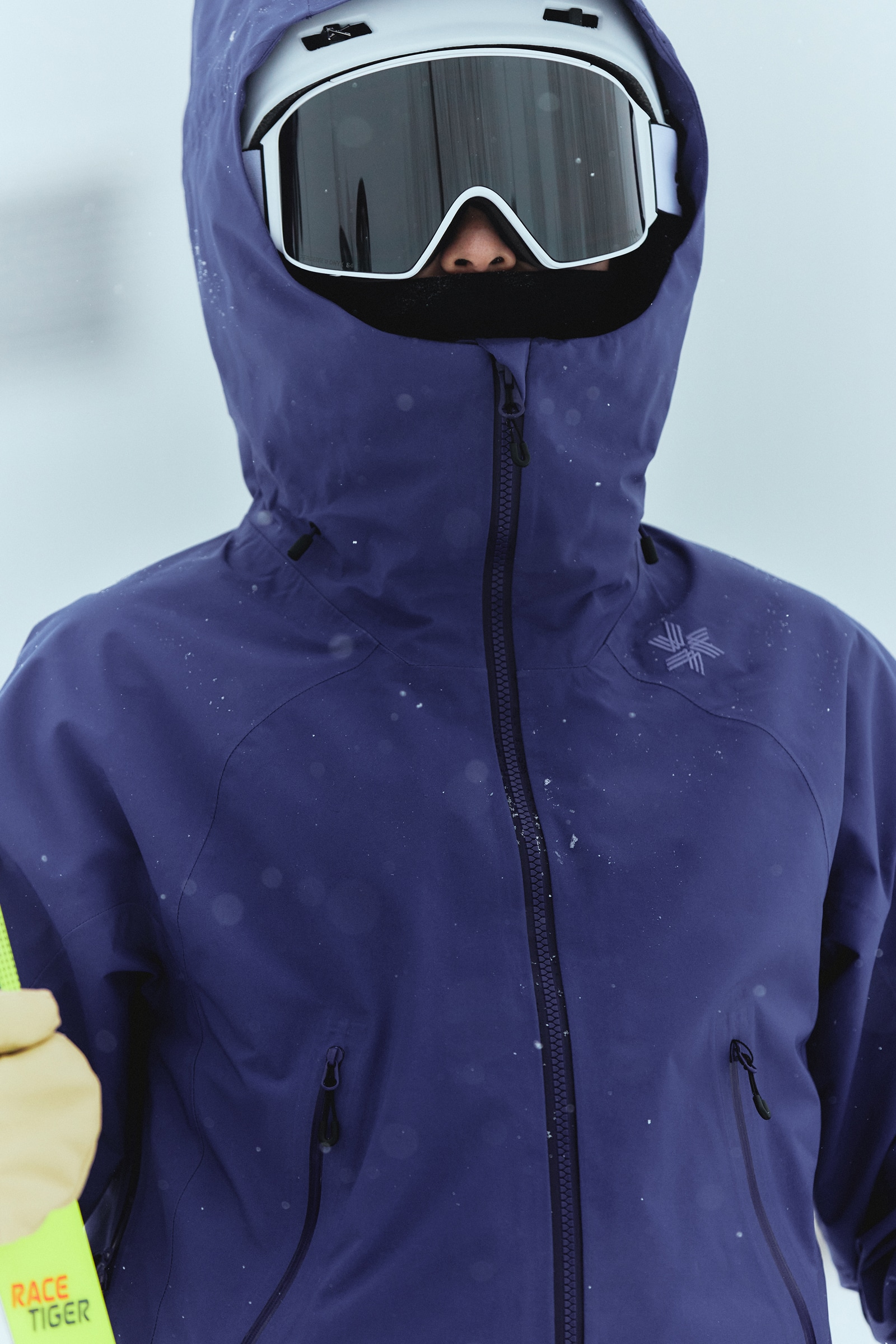 GW06304 W's GORE-TEX 2L Jacketの着用イメージ