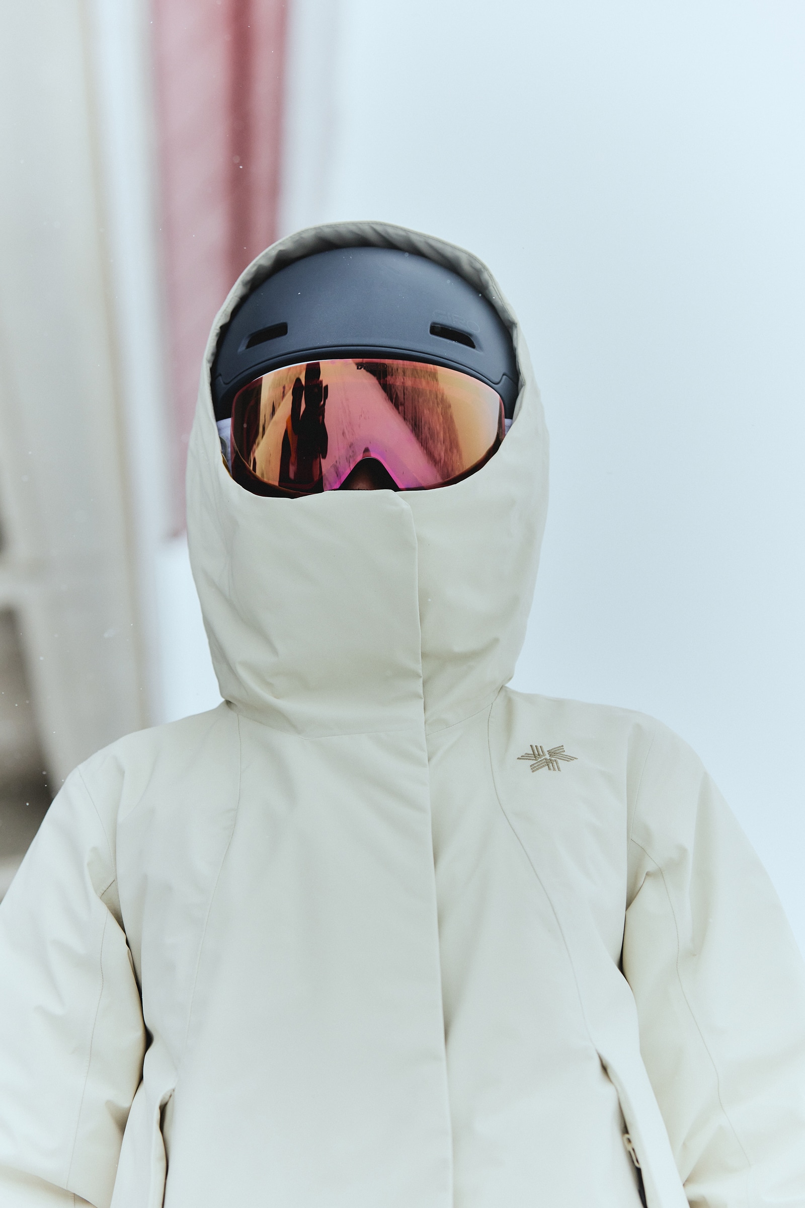 GW16300 W's GORE-TEX Down Jacketの着用イメージ