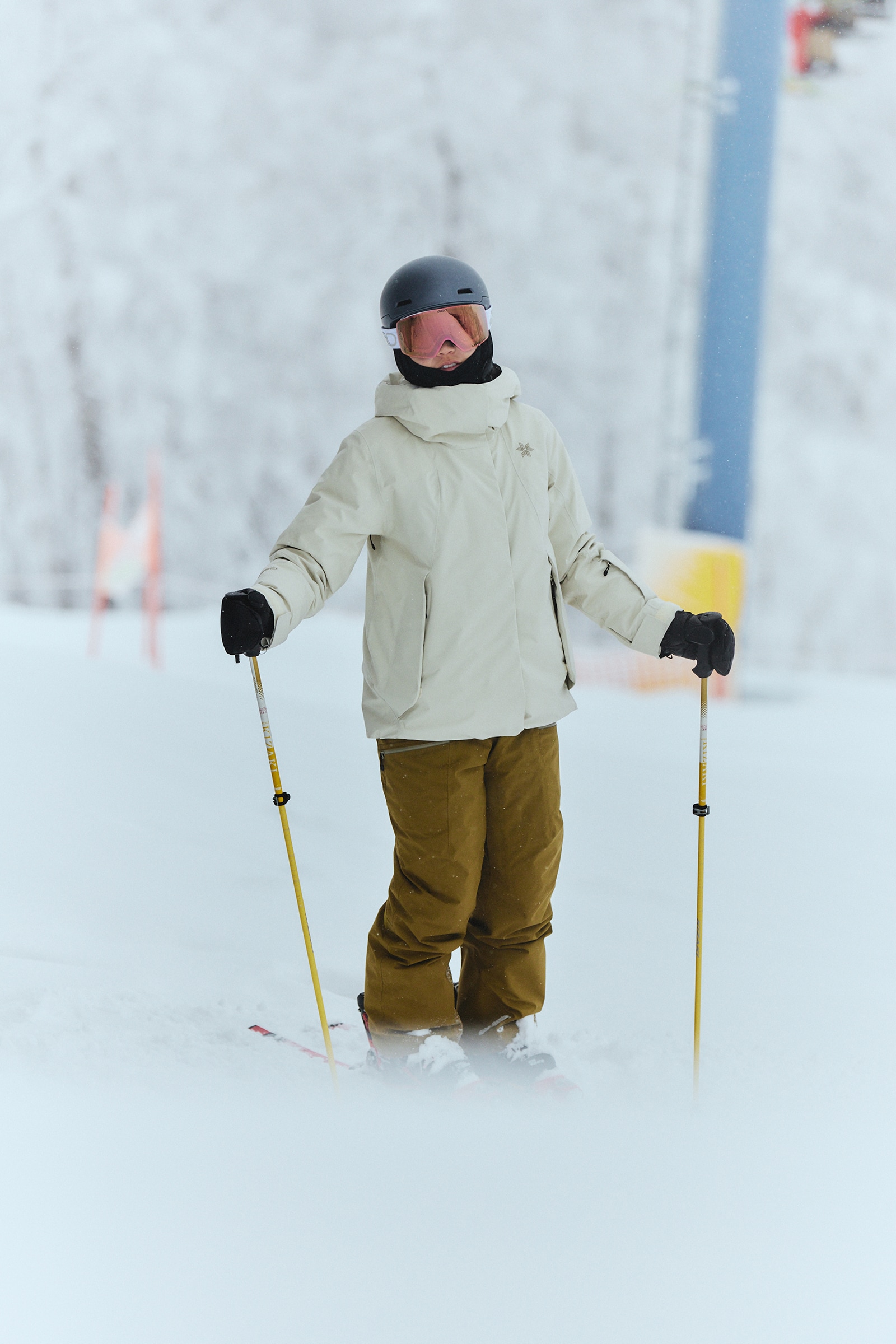 GW16300 W's GORE-TEX Down Jacketの着用イメージ