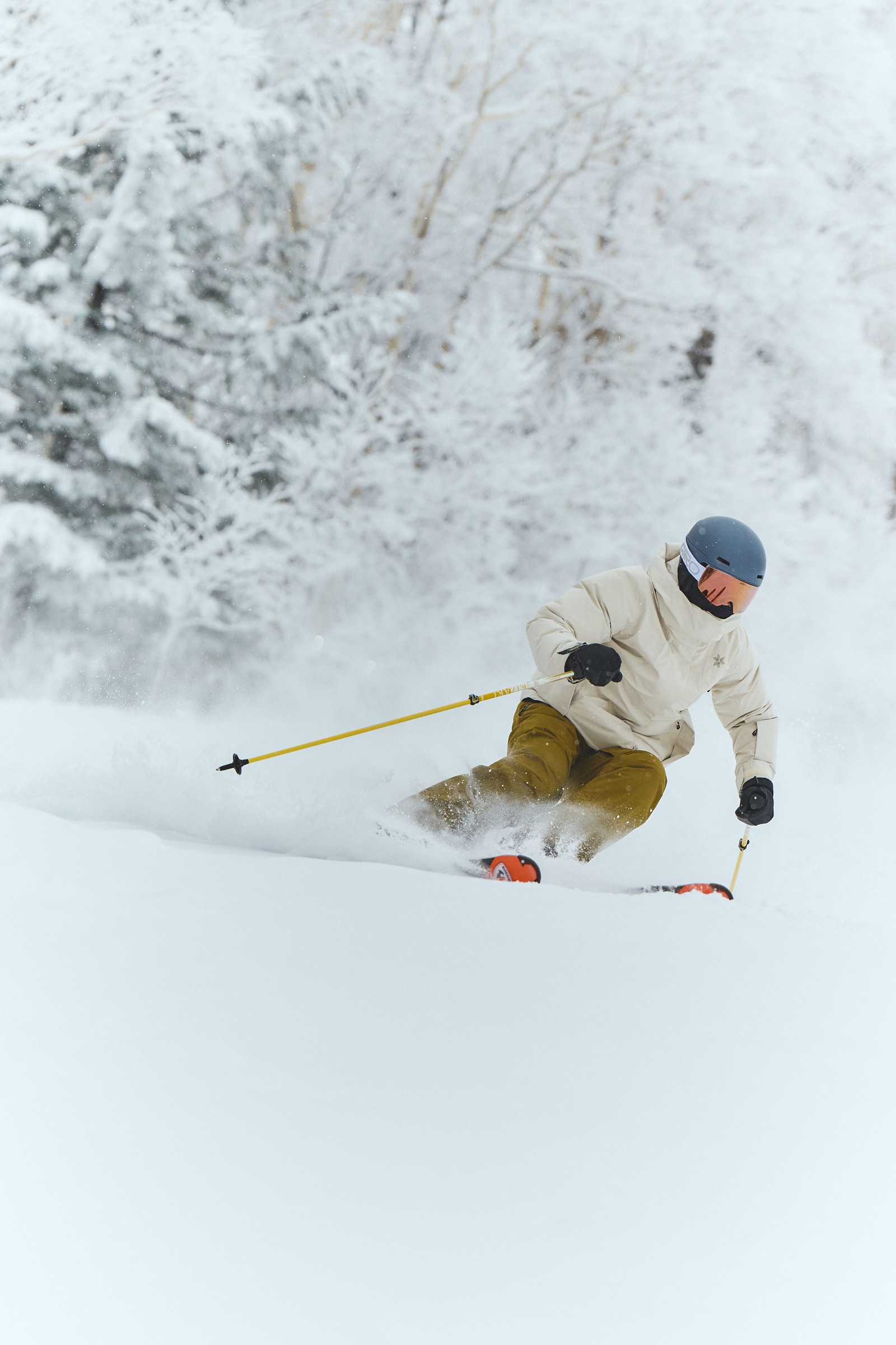 GW16300 W's GORE-TEX Down Jacketの着用イメージ
